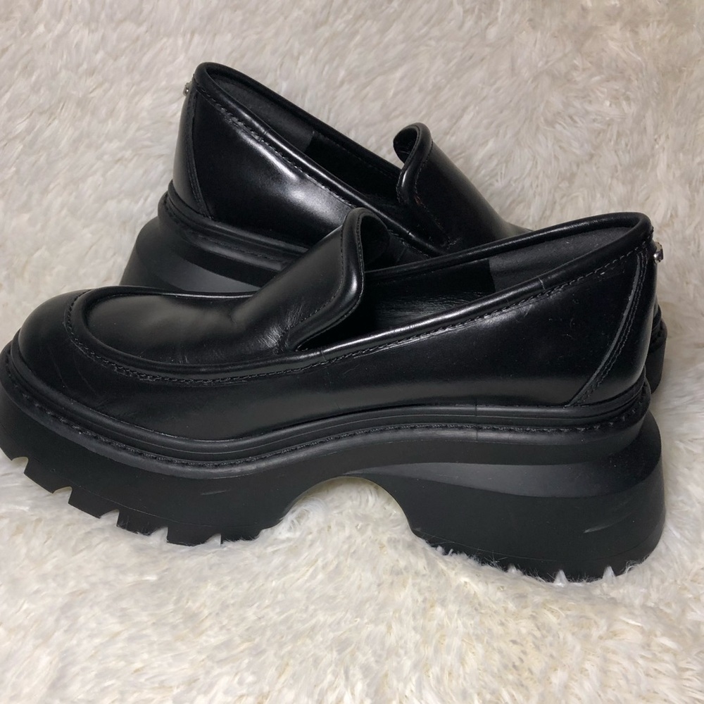Michael Kors Black Women's Shiloh Leather Platform Loafers sizes 7.5 and 8.5 New - Picture 3 of 16